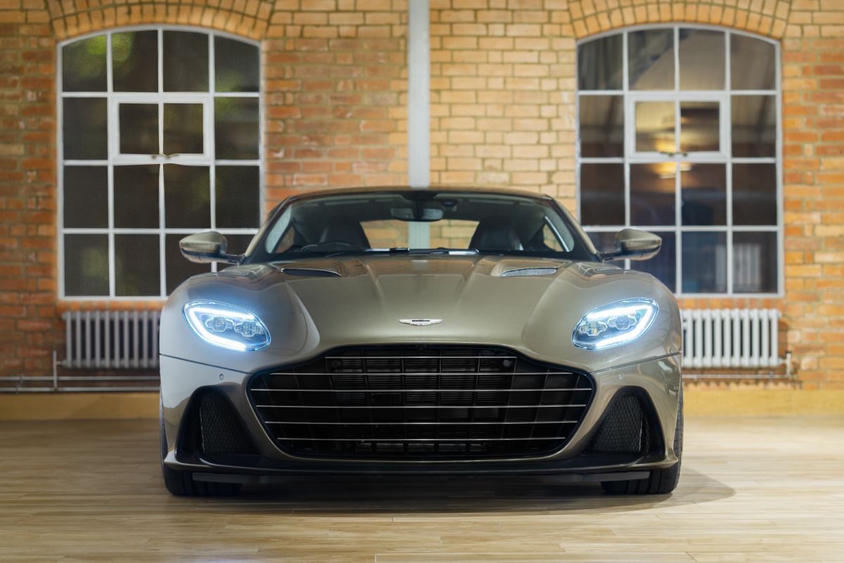 Aston Martin DBS Superleggera - W tajnej służbie Jej Królewskiej Mości (2019) | Fot. Aston Martin