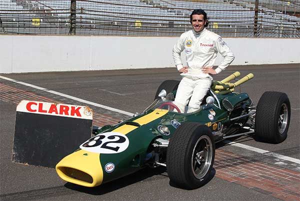  Dario Franchitti w bolidzie Lotus 38