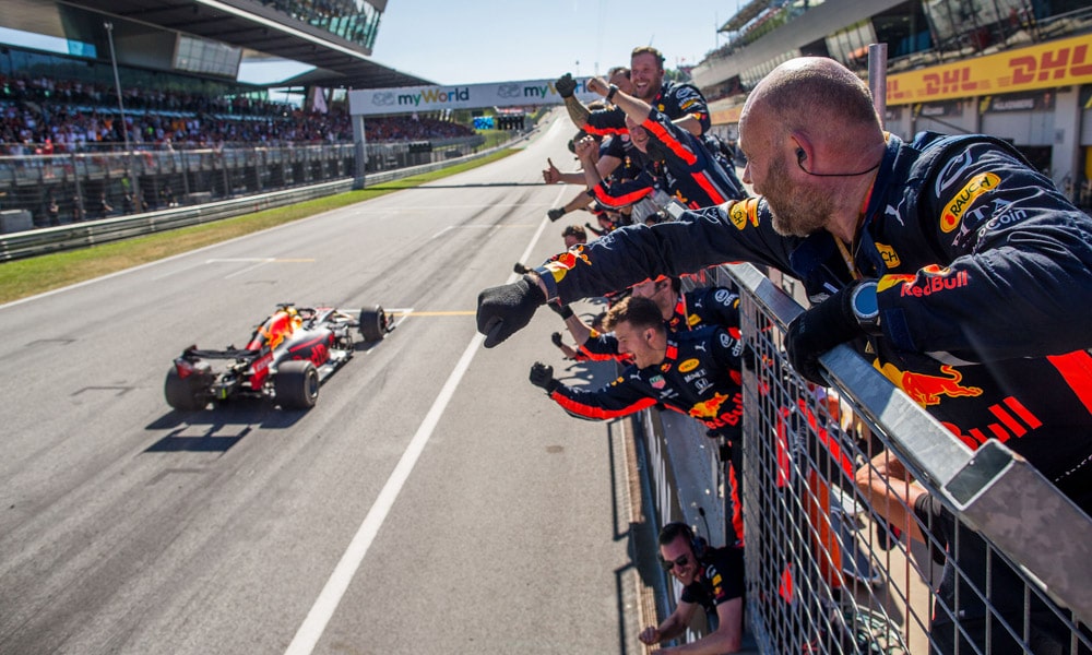 Max Verstappen - GP Austrii 2019 - radość zespołu Red Bulla