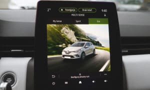Renault Clio V wnętrze multimedia 3