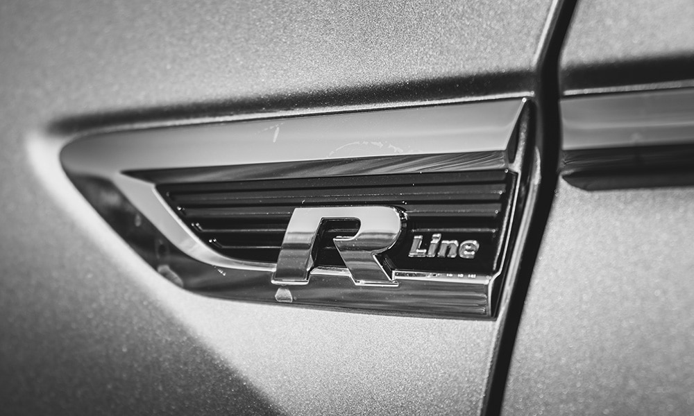 R-Line logo