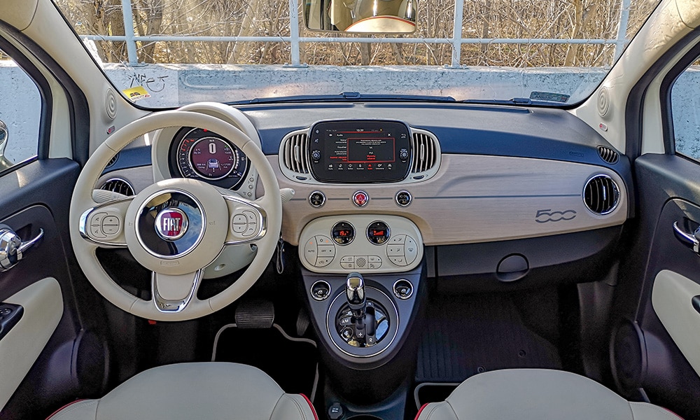 wnętrze Fiat 500C DolceVita