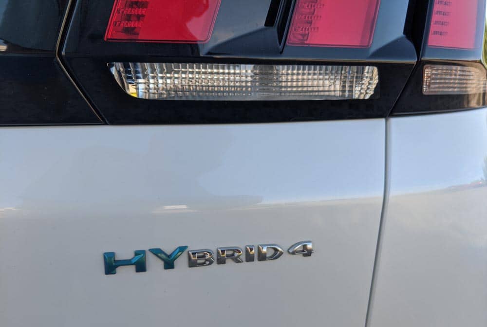 peugeot 3008 hybrid4 logo