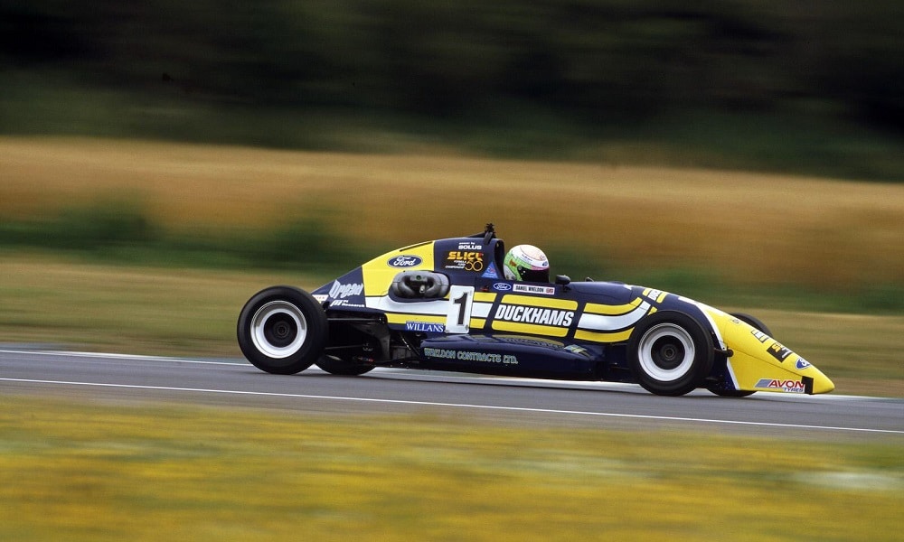 Dan Wheldon podczas wyścigu brytyjskiej Formuły Ford