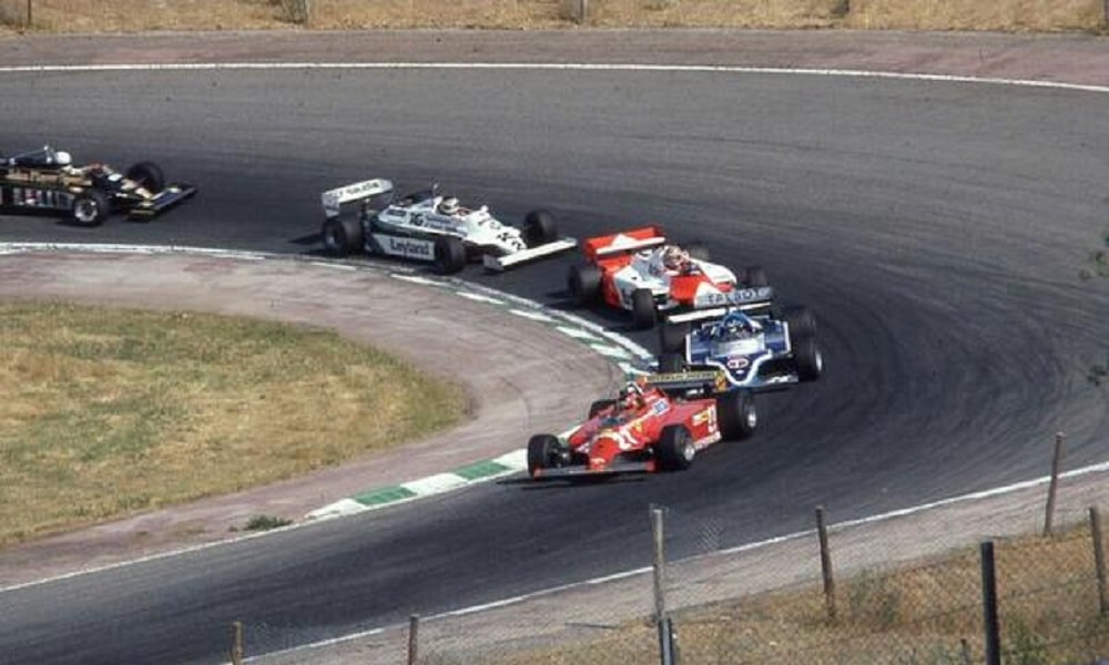 Gilles Villeneuve na czele