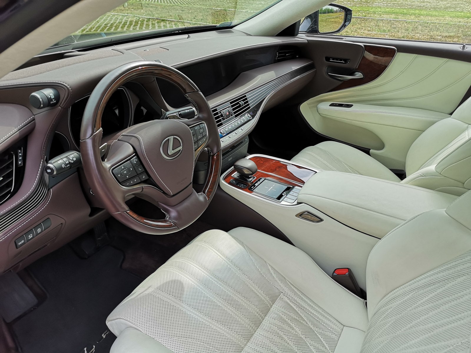 Lexus LS 500 Omotenashi wnętrze