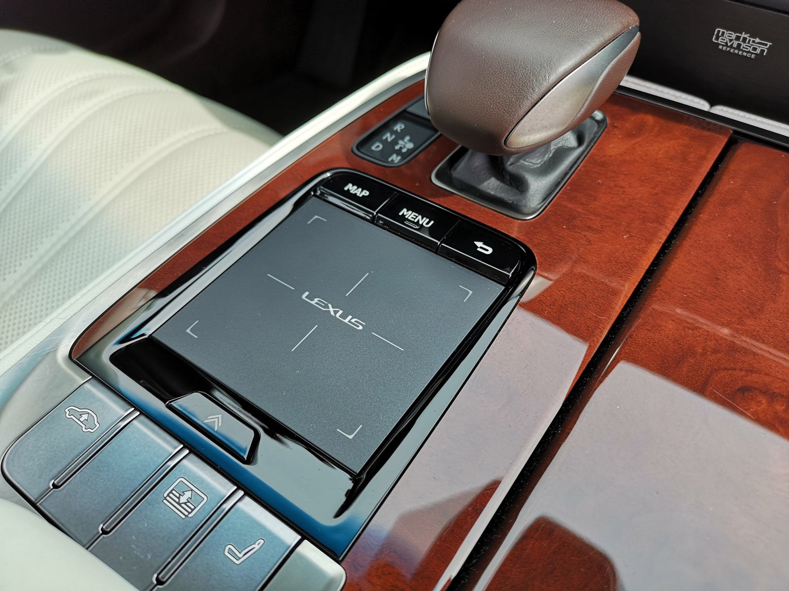 Lexus LS 500 Omotenashi wnętrze