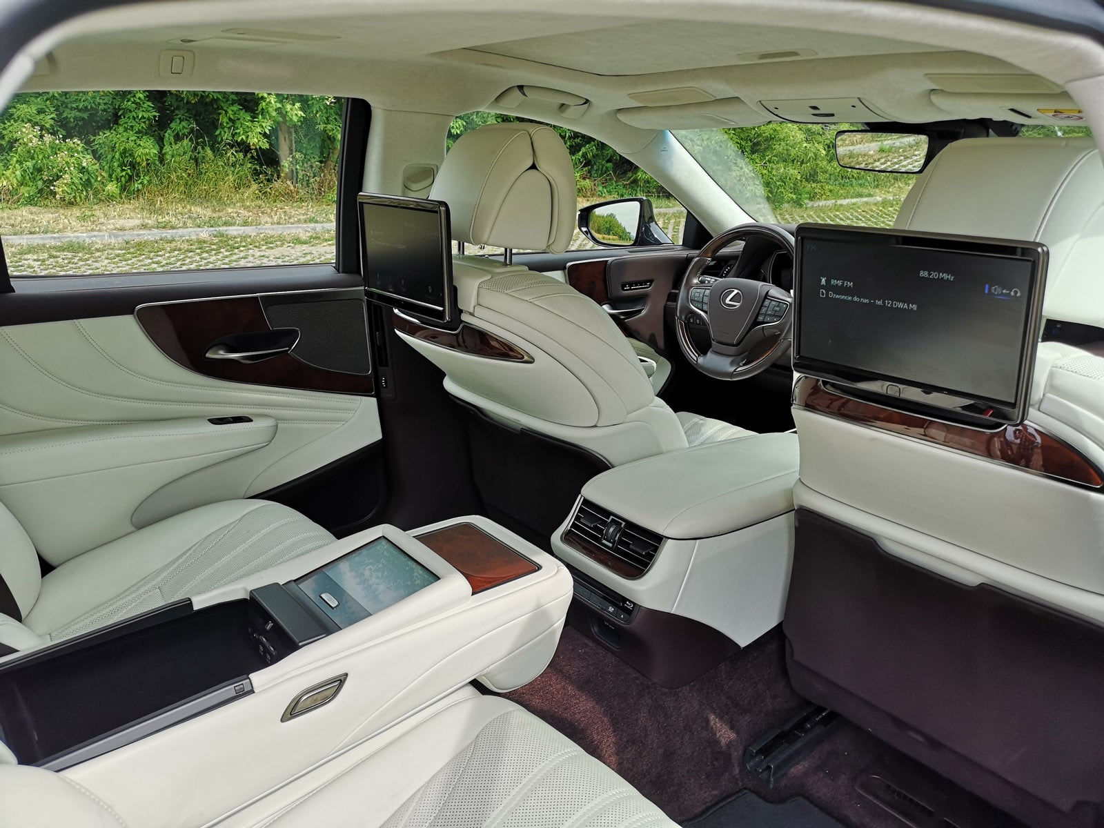 Lexus LS 500 Omotenashi wnętrze