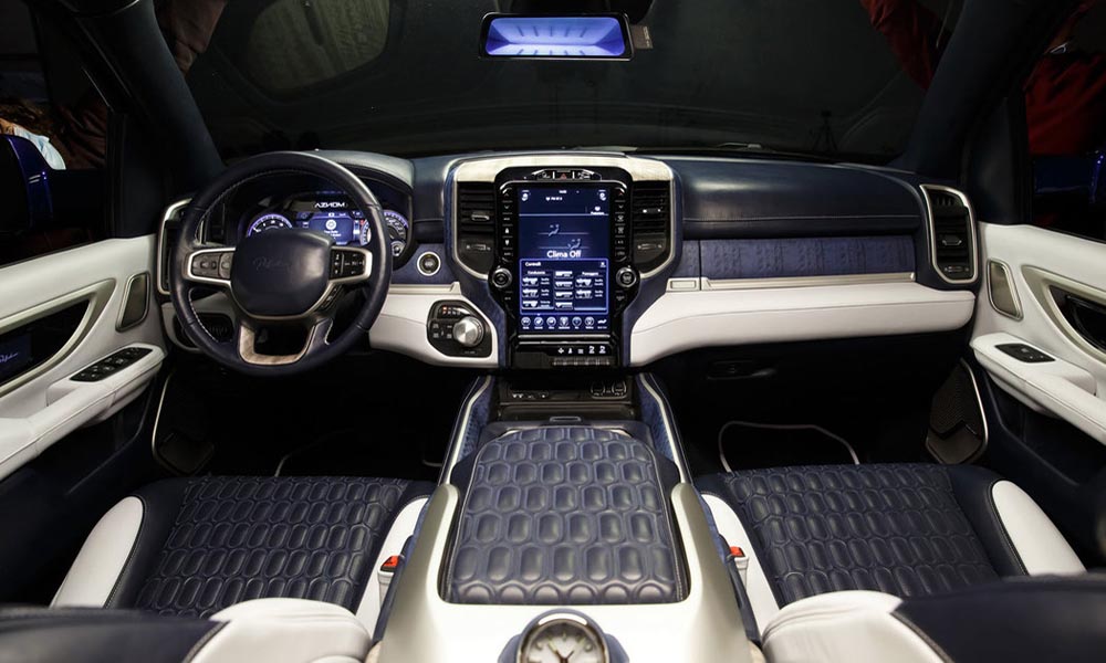 aznom palladium wnętrze