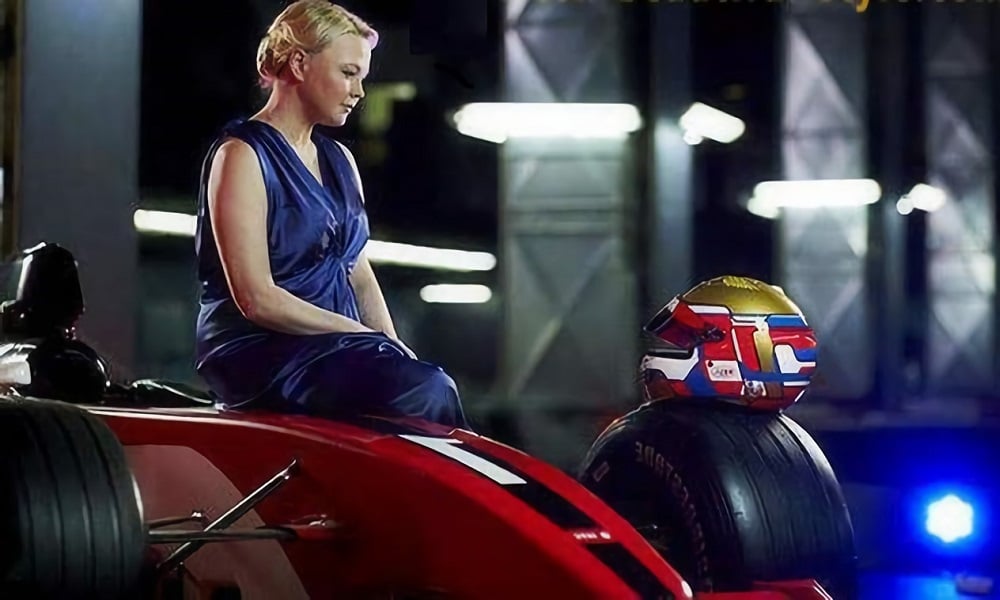 Oksana Kosaczenko przy bolidzie