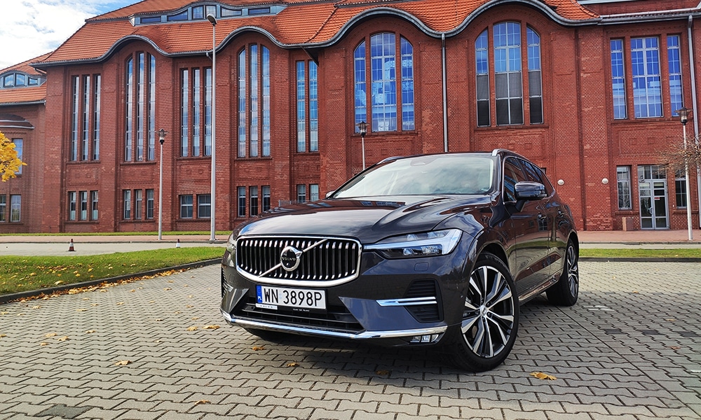 Volvo XC60 B4 przód