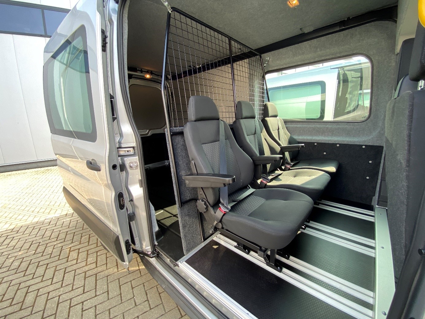 adaptacje wieloosobowe auto-boss