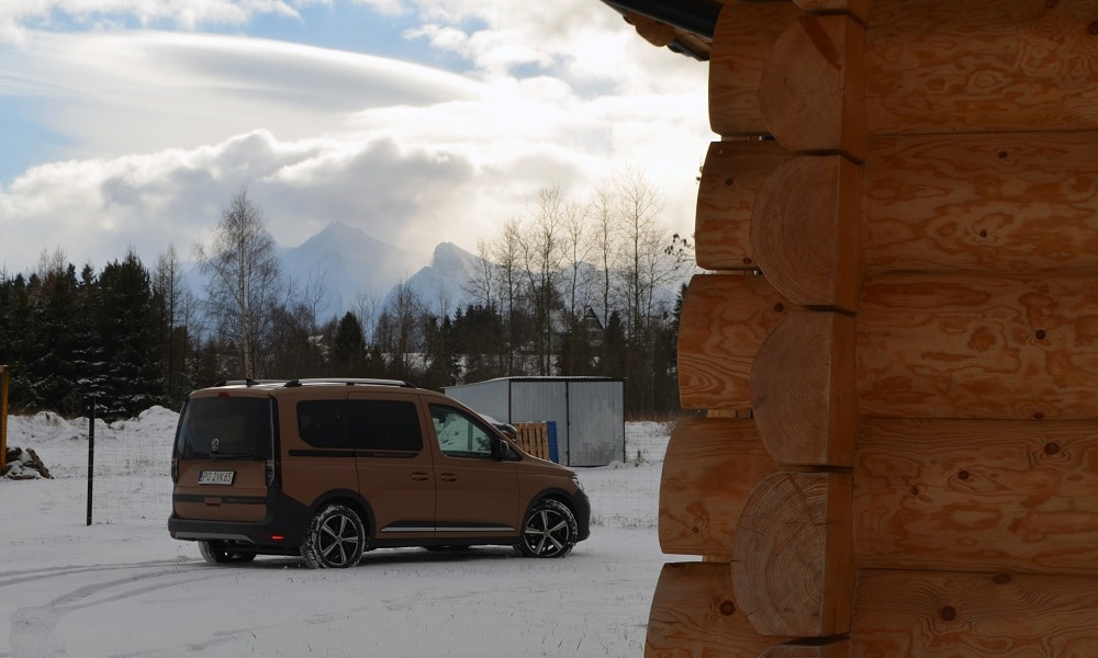 Caddy PanAmericana na tle Tatr