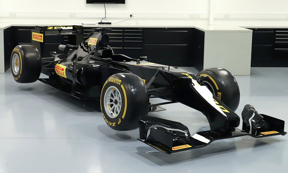 F1 Authentics Pirelli show car na sprzedaż