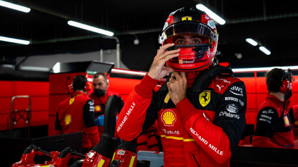 Carlos Sainz opony Pirelli 2022 opinia