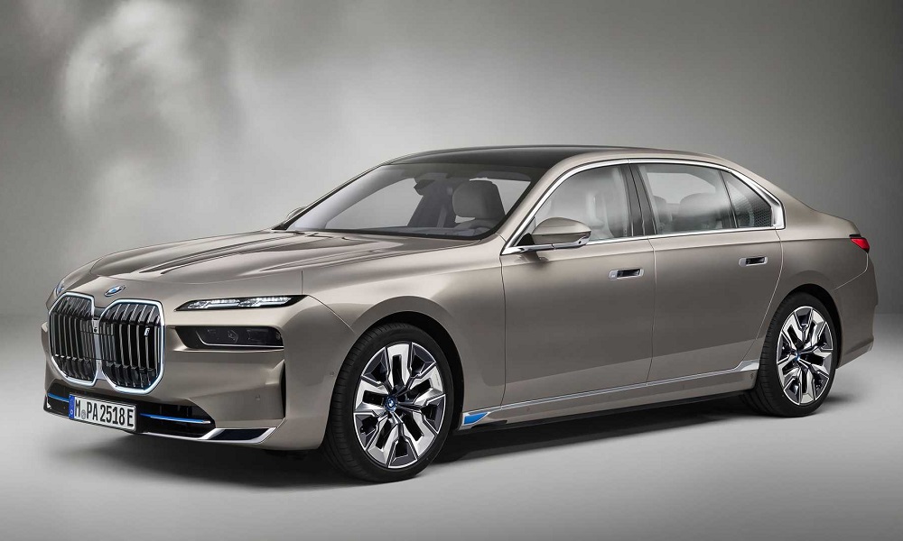 BMW i7