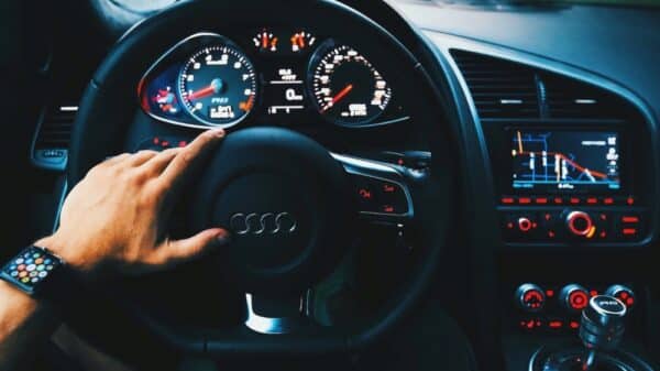 przekręcony licznik samochód