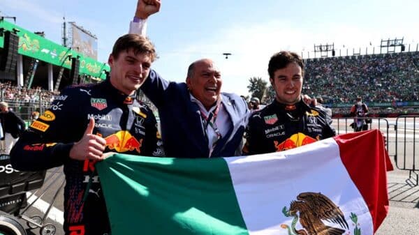 Ojciec Perez i Red Bull