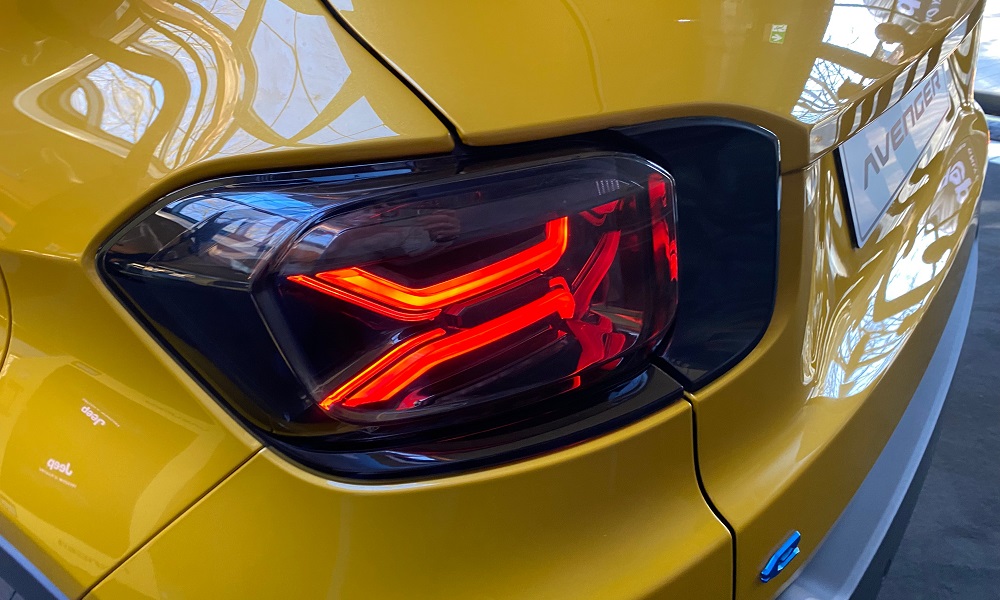 tylna lampa Avengera