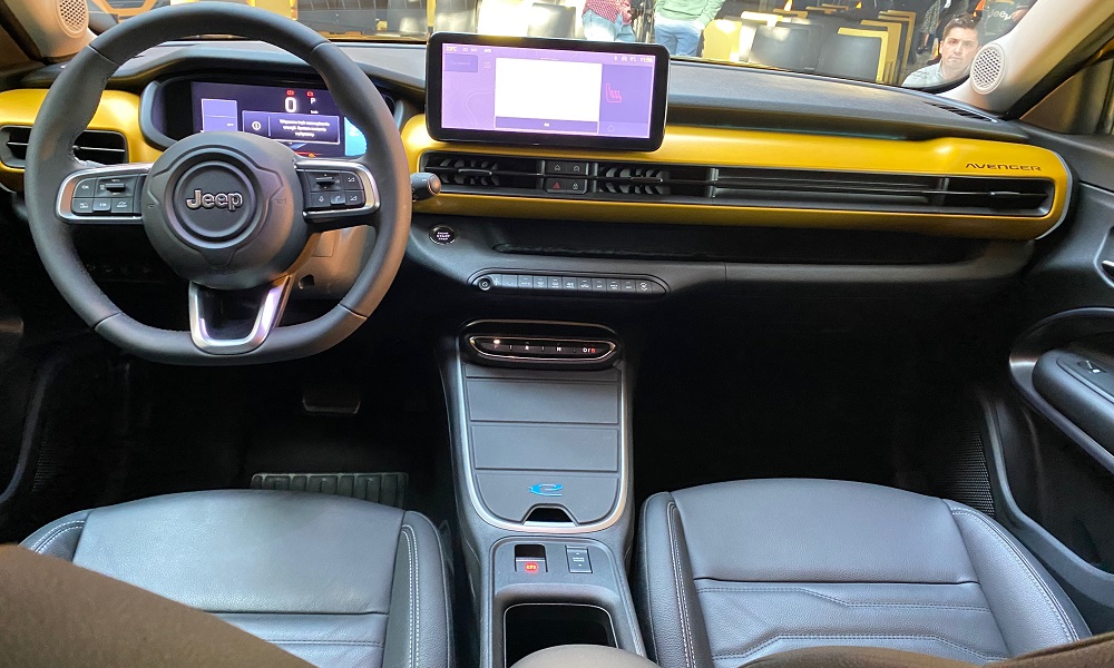 Kabina Jeepa Avengera