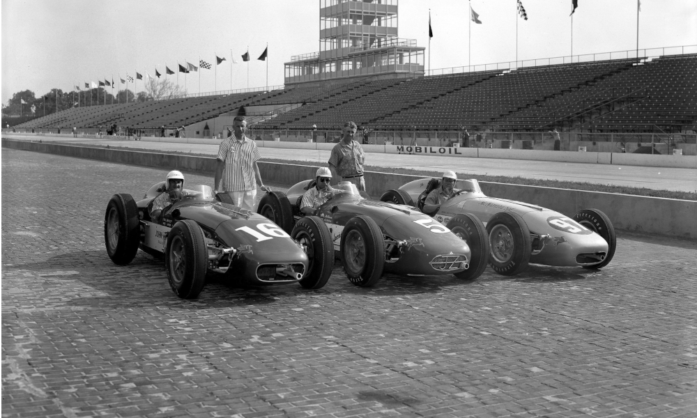 Pierwsza linia wyścigu Indianapolis 500 z 1958 roku