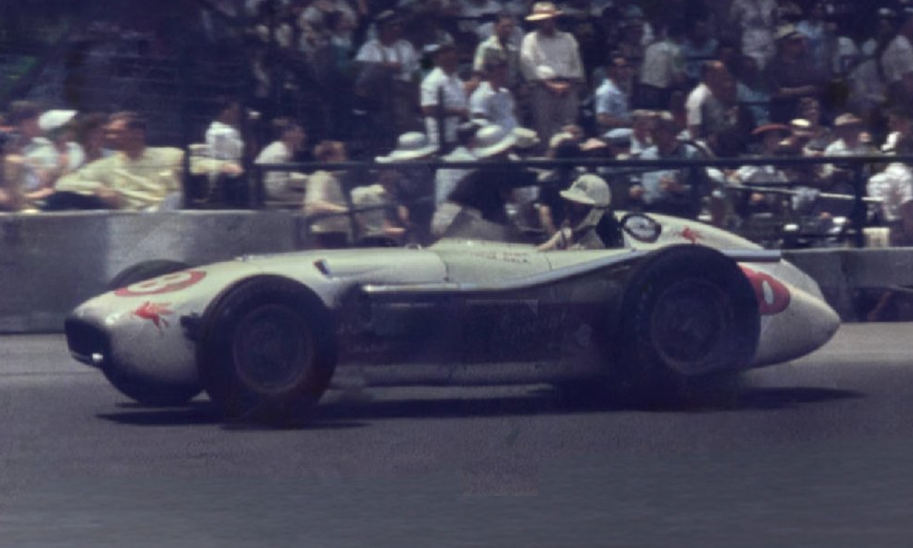 Pat Flaherty w drodze po zwycięstwo w Indianapolis