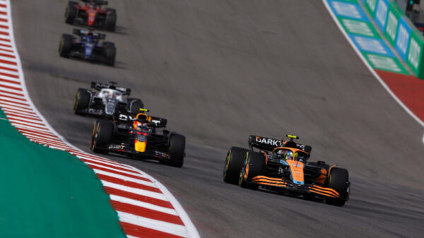 McLaren goni Mercedesa i Ferrari w klasyfikacji konstruktorów