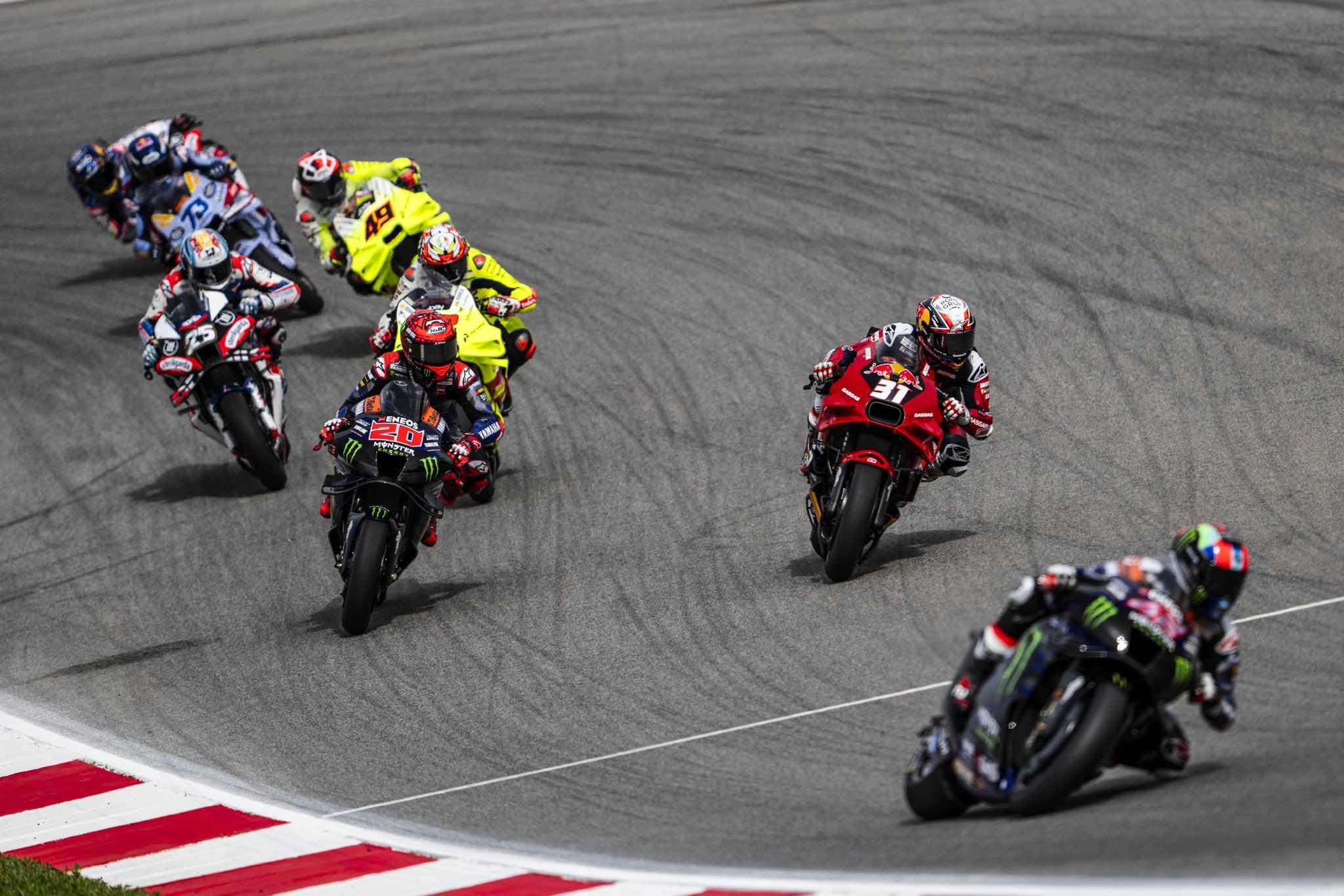 Początek sprintu MotoGP w Portimao