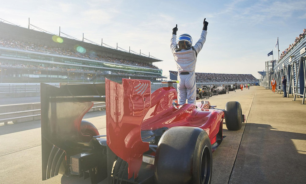 samochód wyścigowy triumf