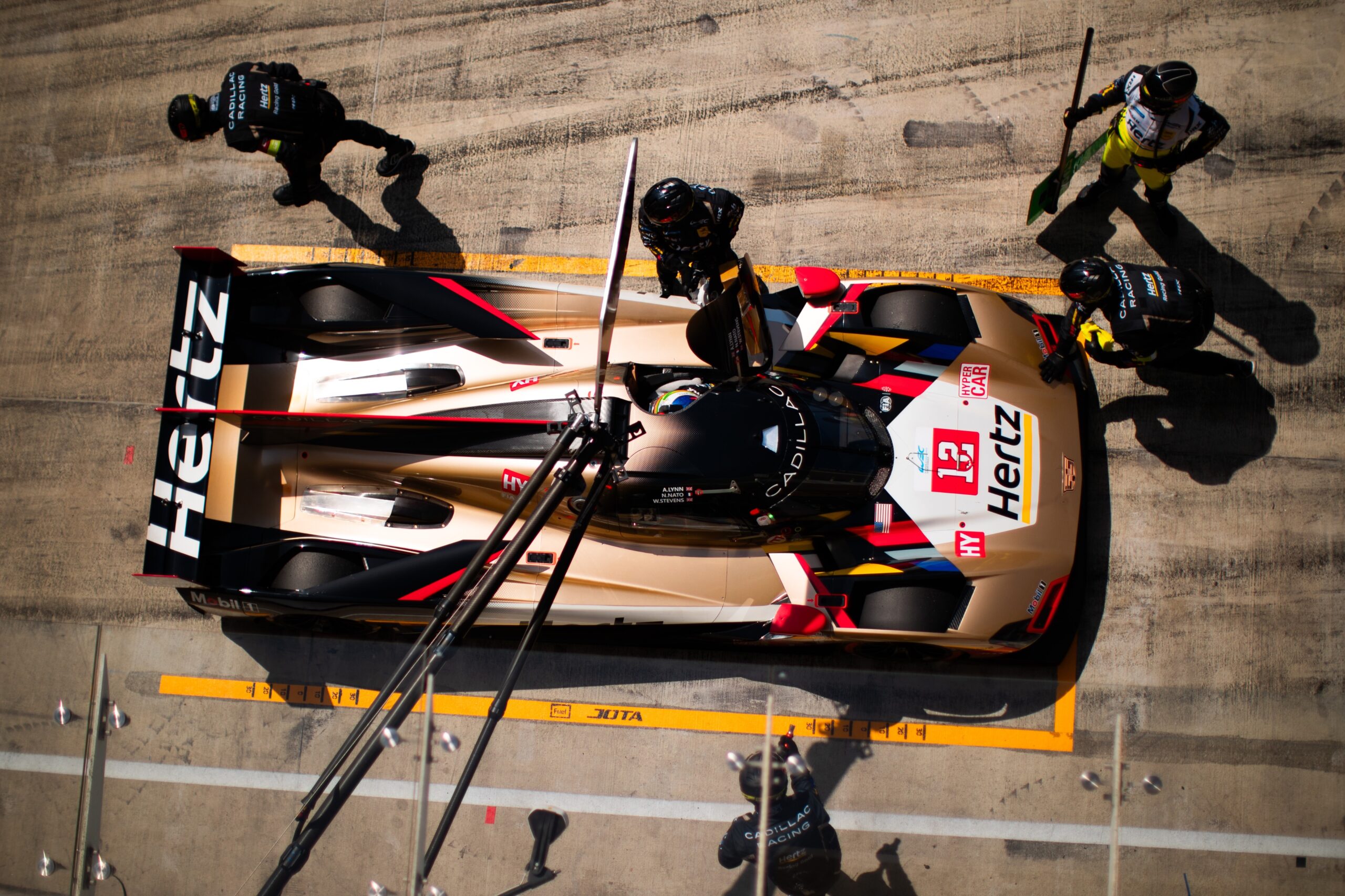 Cadillac z dwoma autami w WEC