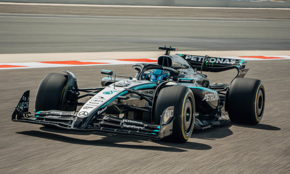 mercedes w16 shakedown sakhir bahrajn prezentacja bolid 2025 f1