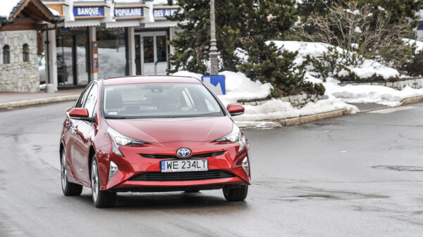 używana toyota prius iv