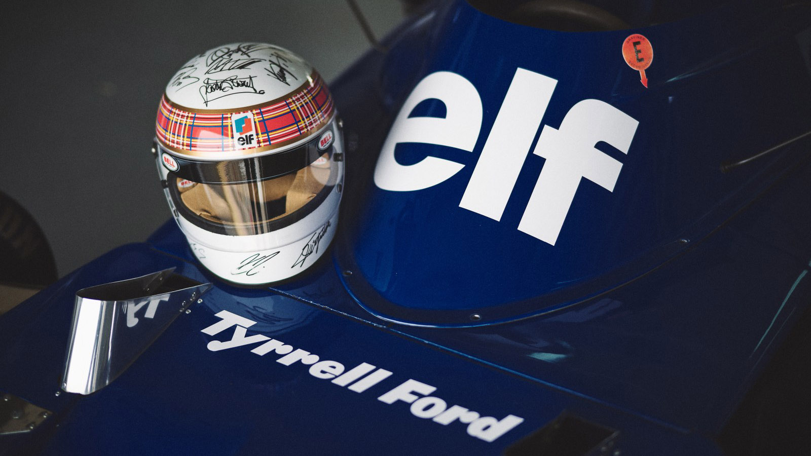 kask jackie stewart aukcja charytatywna