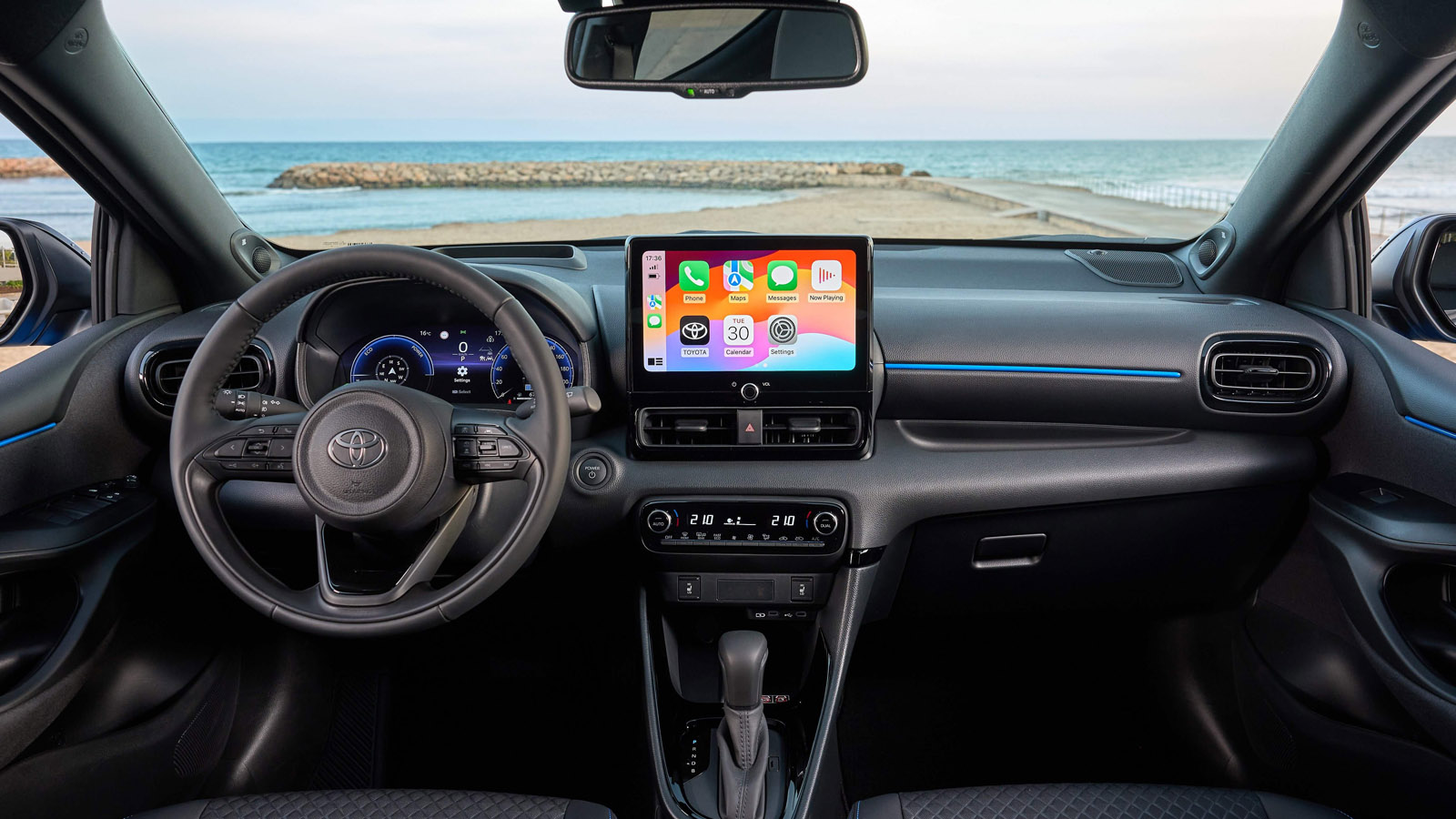toyota yaris wnętrze