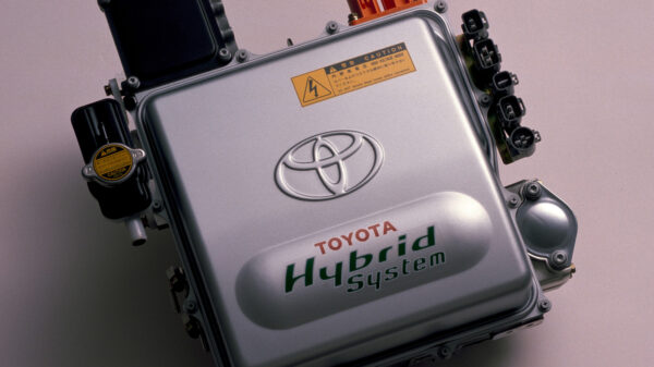 toyota hybryda pierwsza generacja