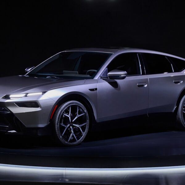 honda hybrydowy sedan prototyp