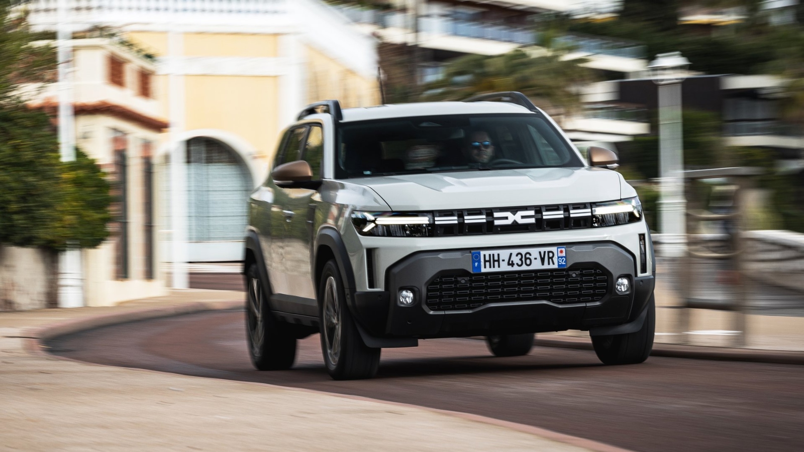 dacia duster tribrid