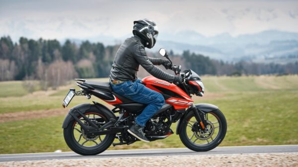 idealny motocykl na dłuższe trasy