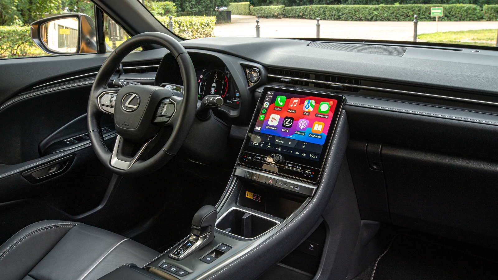 lexus lbx wnętrze