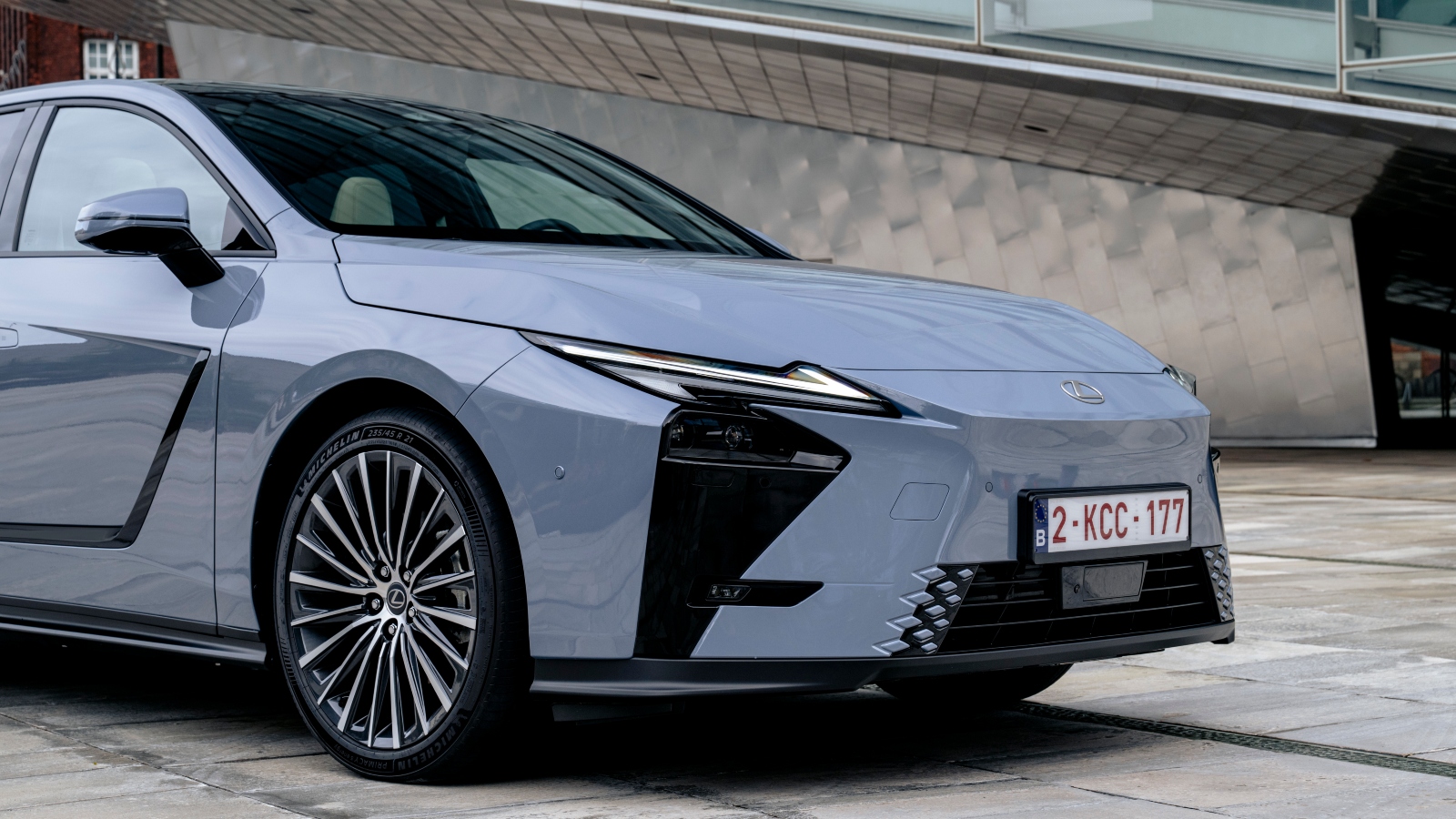 nowy lexus es